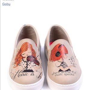 Slip-on Tennis Shoes